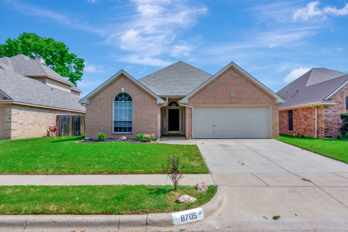 8705 Tigris Trail Fort Worth TX 76118