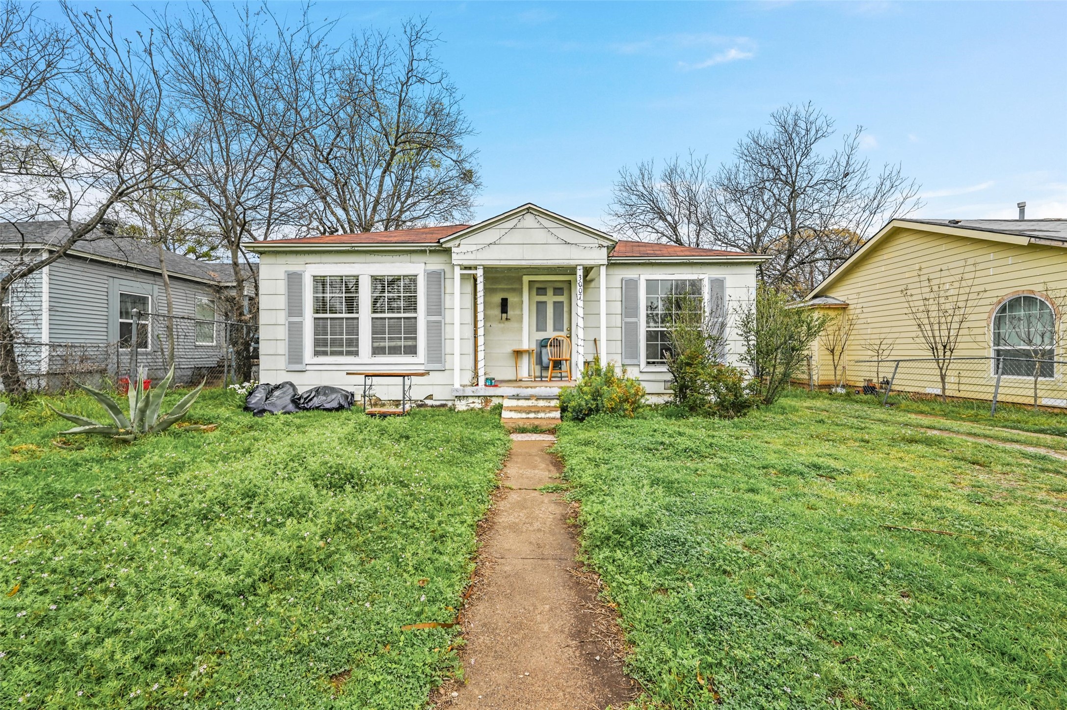 3007 W Clarendon Drive Dallas TX 75211