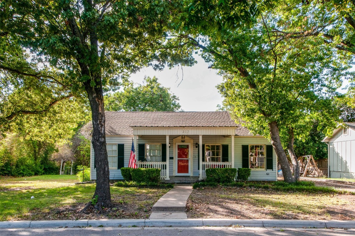 317 Kirven Avenue Waxahachie TX 75165