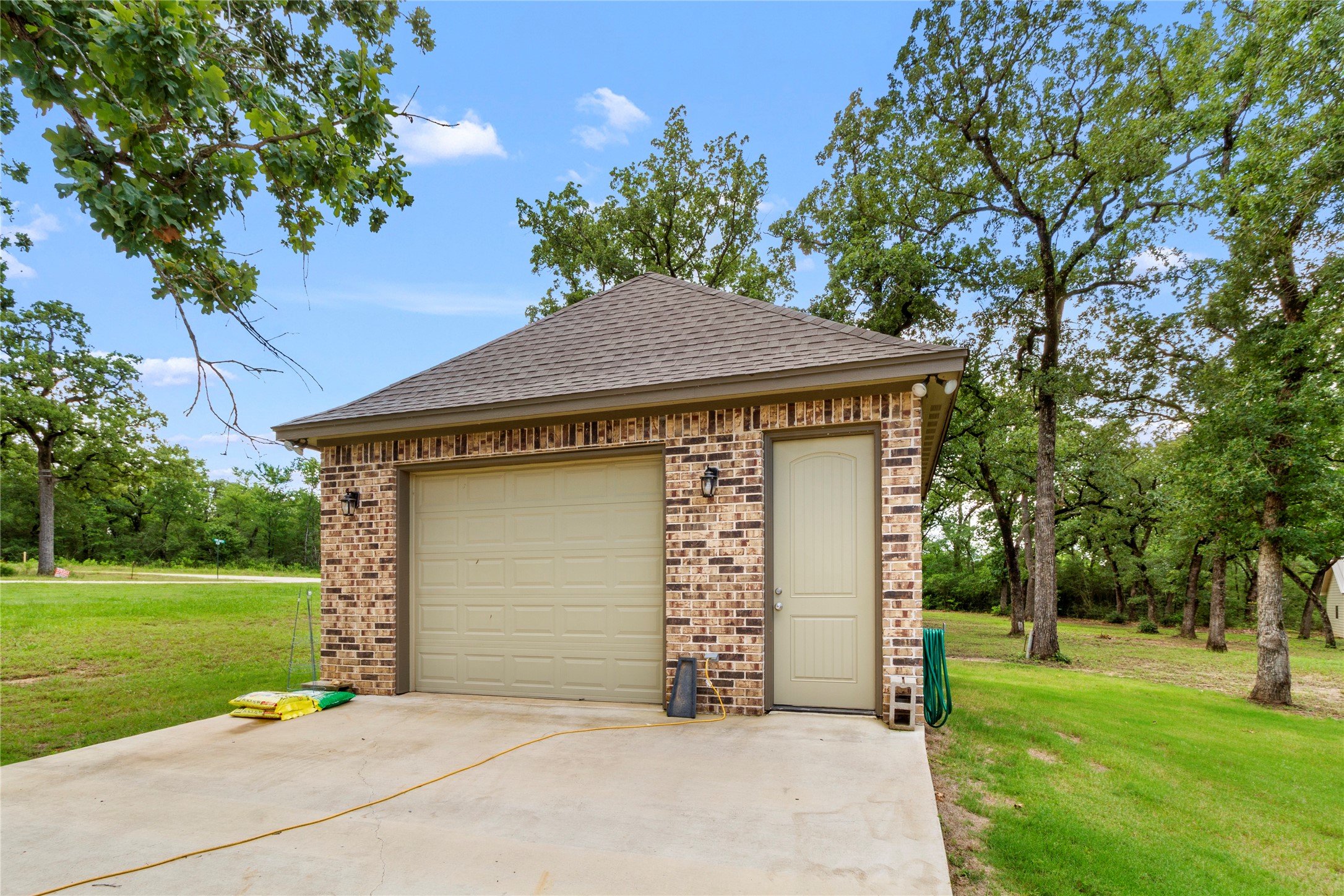 450 County Road 3674 Marquez TX 77865
