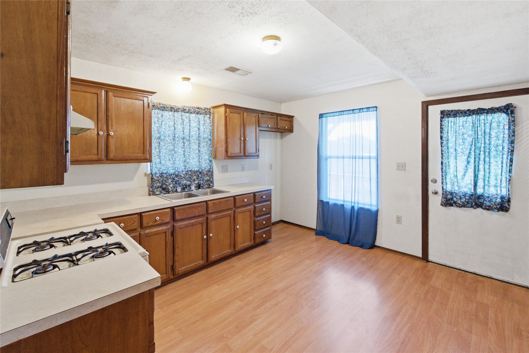 368 County Road 3625 Clifton TX 76634