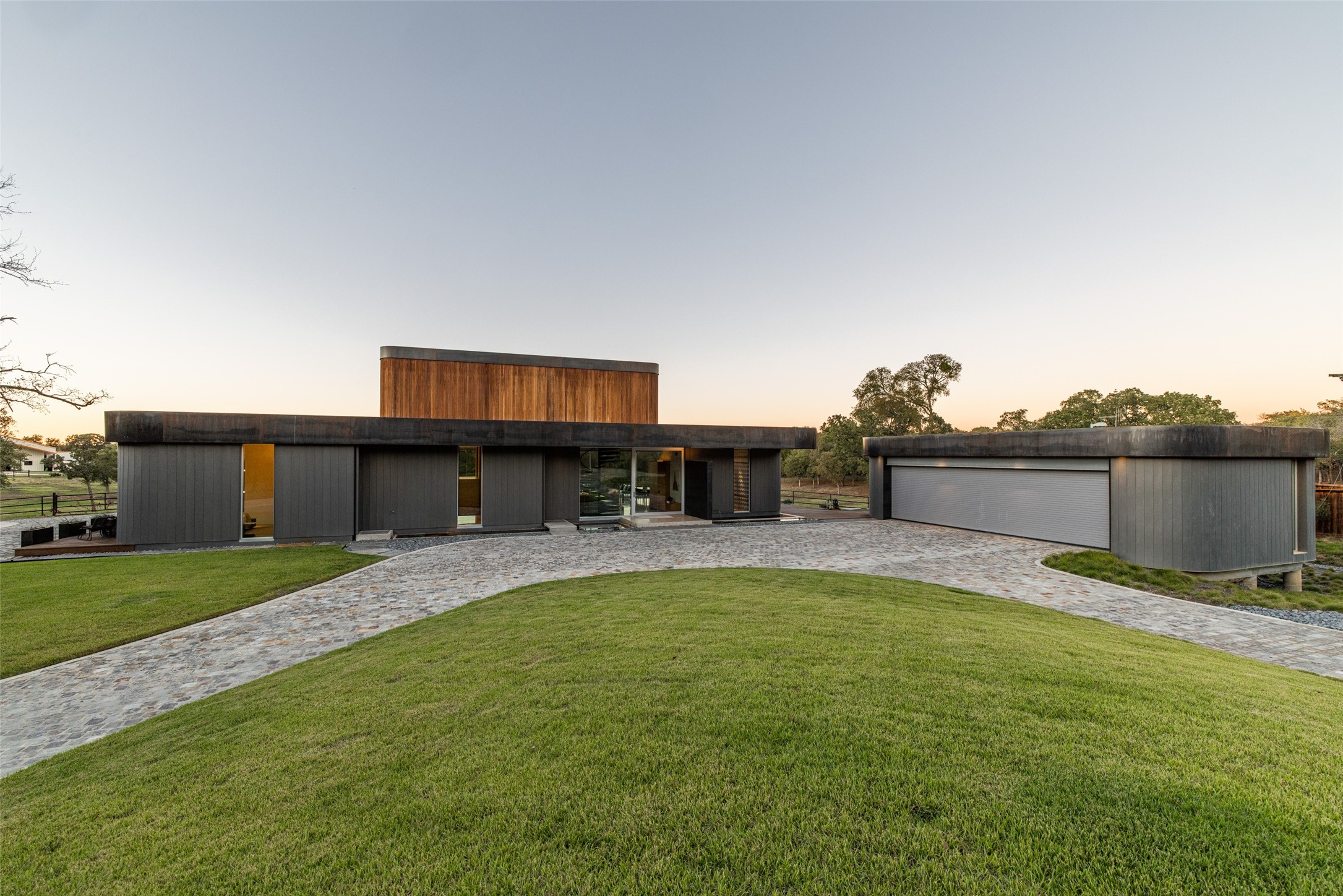 2900 W Kimball Avenue Grapevine TX 76051