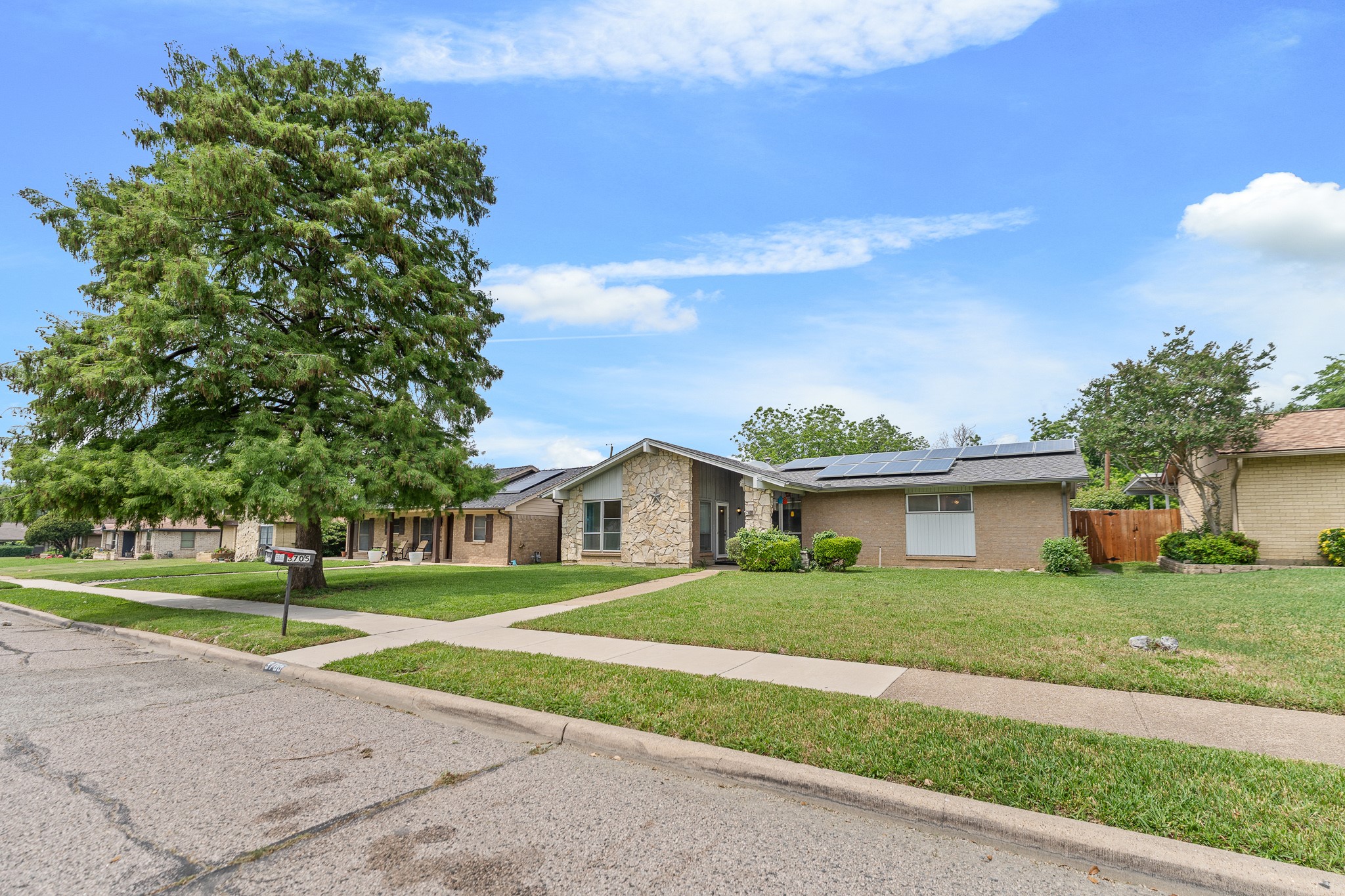 3705 Flamingo Lane Irving TX 75062