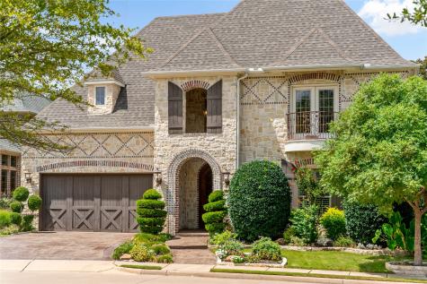 909 Summerwood Lane Garland TX 75044