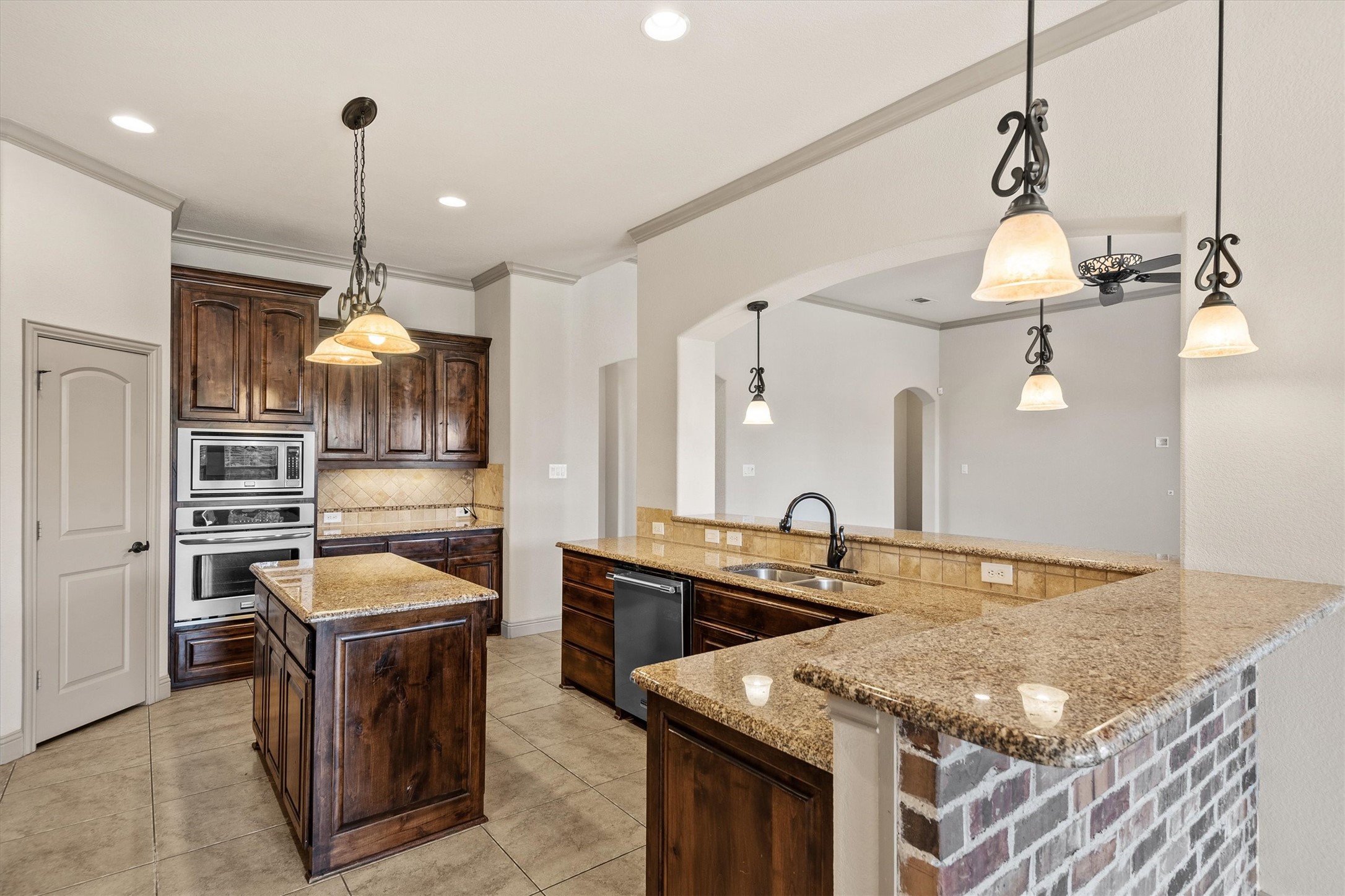 3231 Baylor Boulevard Midlothian TX 76065