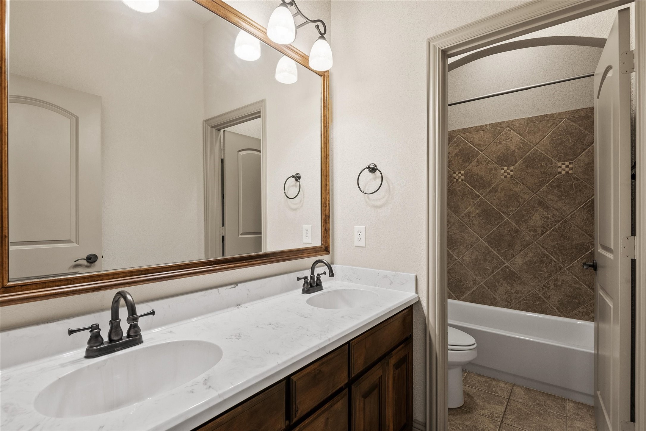 3231 Baylor Boulevard Midlothian TX 76065