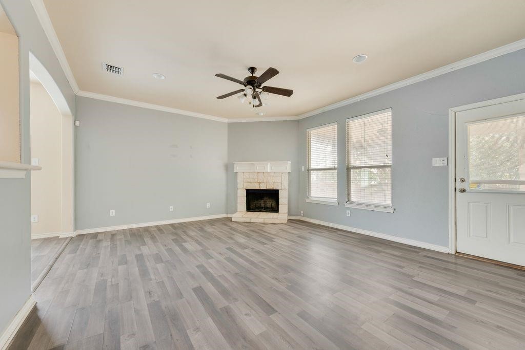 851 Grant Street Burleson TX 76028