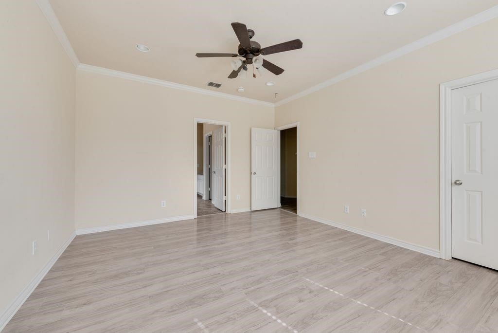 851 Grant Street Burleson TX 76028