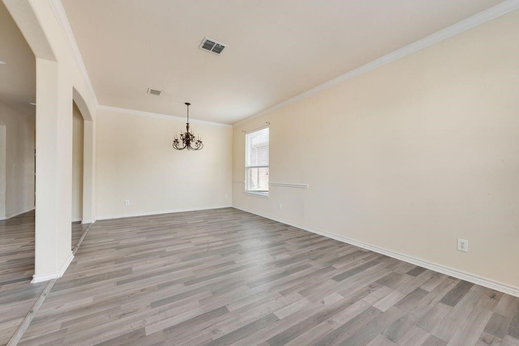 851 Grant Street Burleson TX 76028