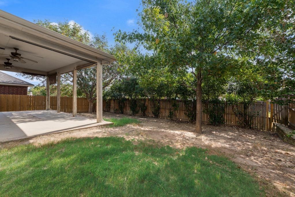 851 Grant Street Burleson TX 76028