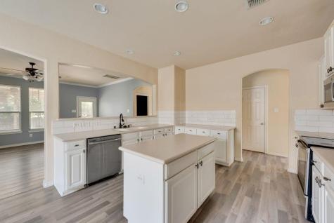851 Grant Street Burleson TX 76028