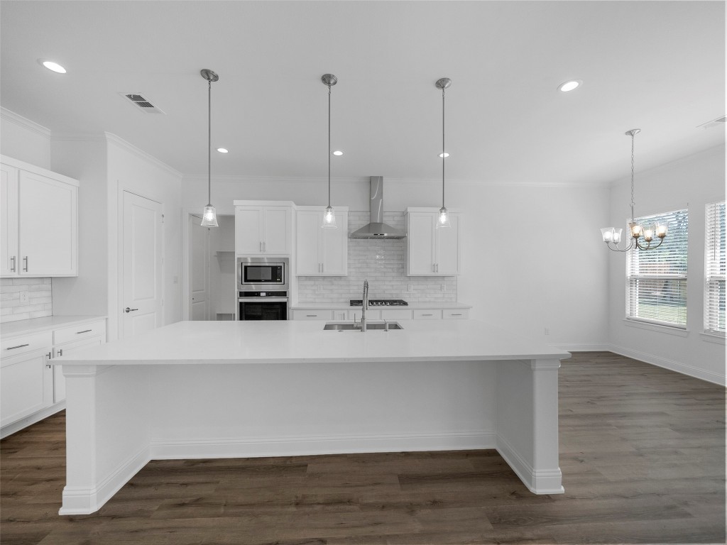 562 W Laureland Road Dallas TX 75232