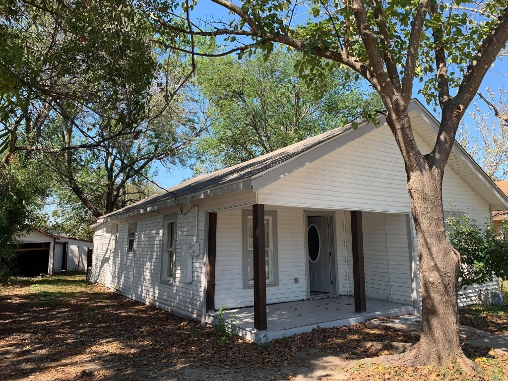 407 N Waco Street Groesbeck TX 76642