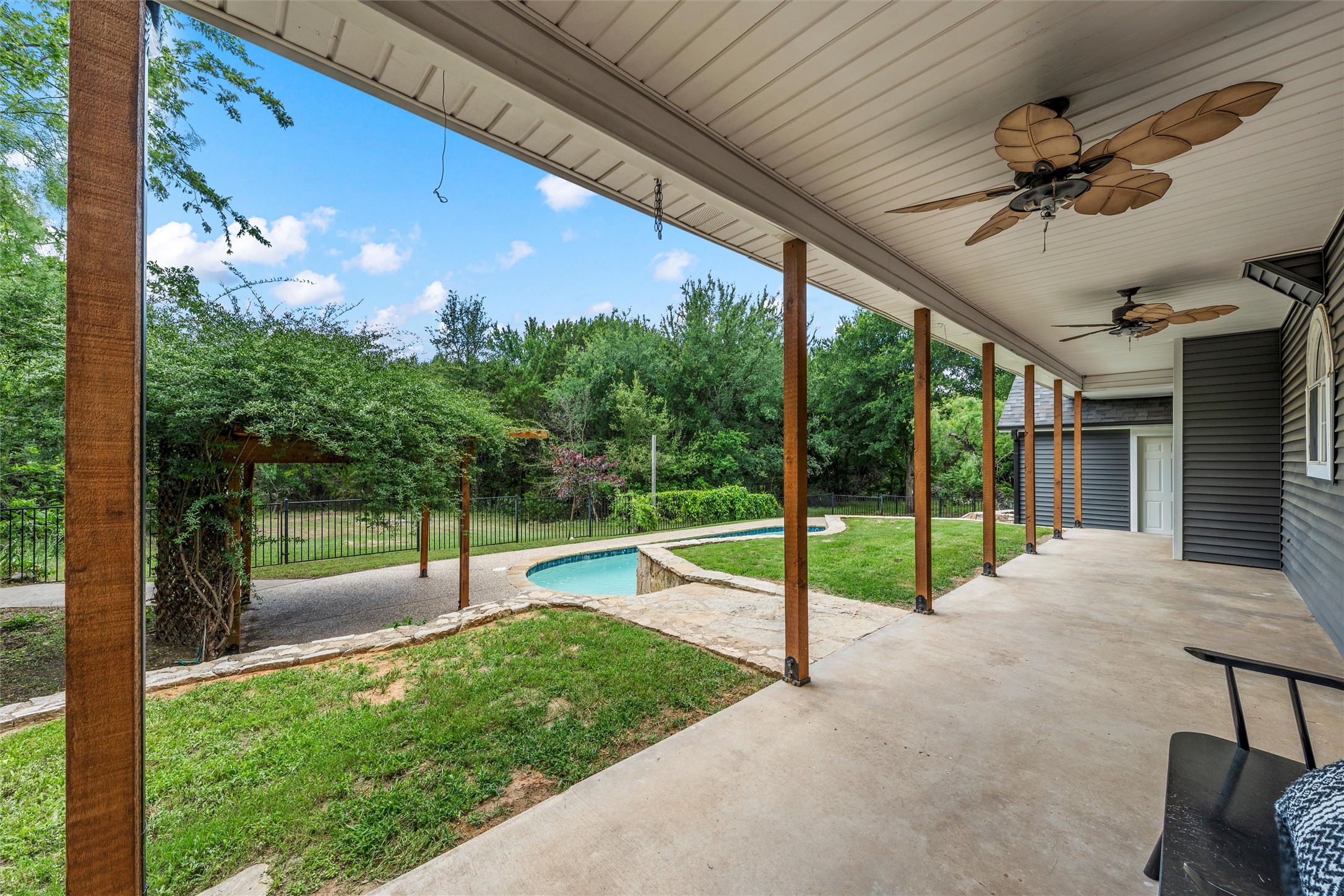 1561 Whitecrest Drive Whitney TX 76692