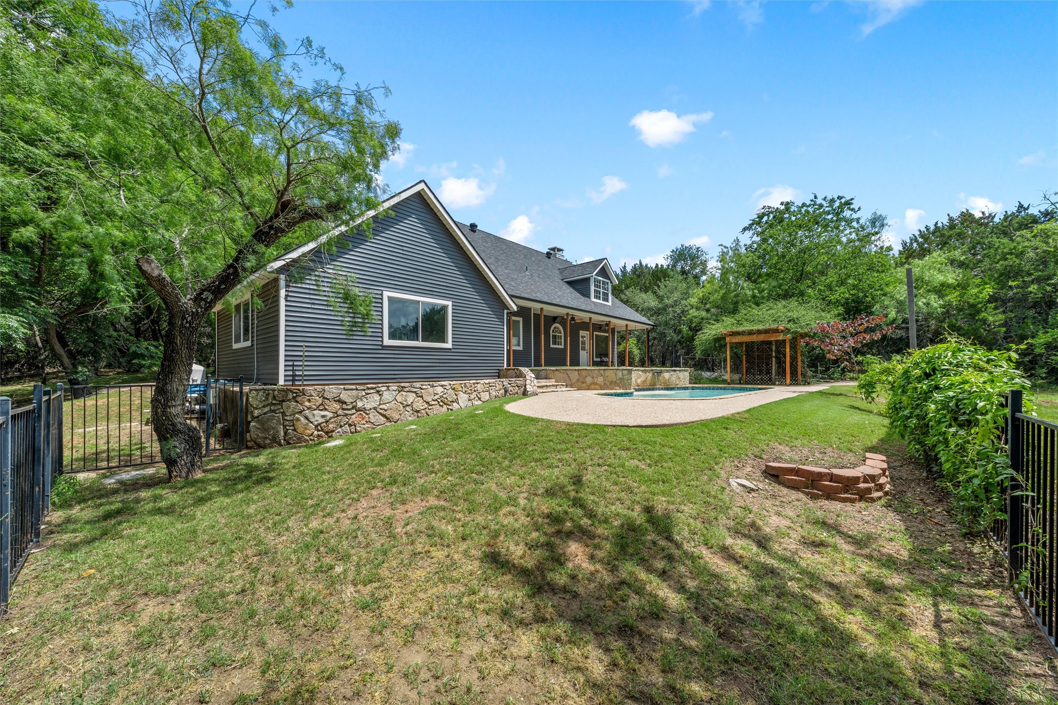 1561 Whitecrest Drive Whitney TX 76692