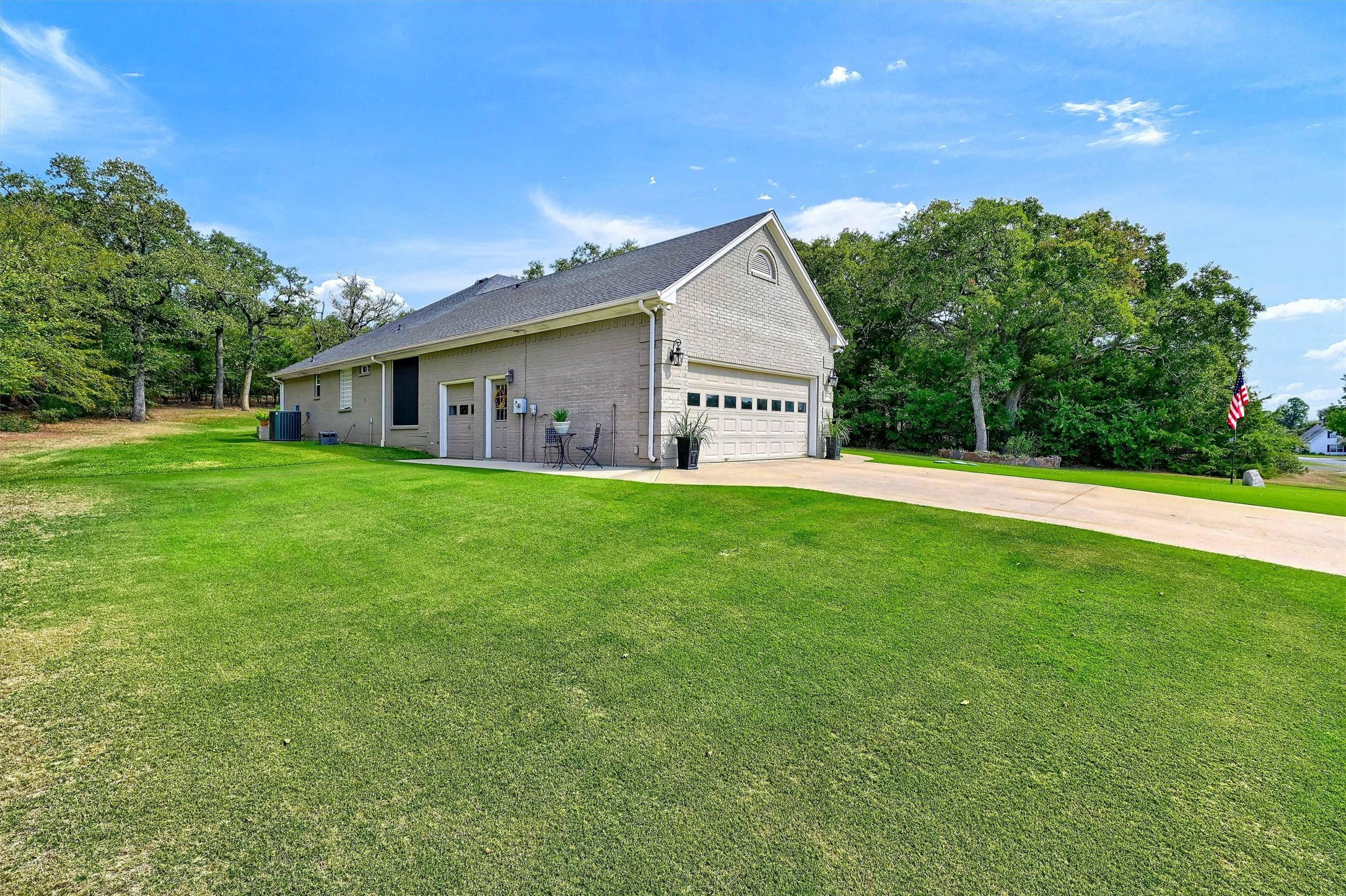 130 Cayuga Trail Lake Kiowa TX 76240