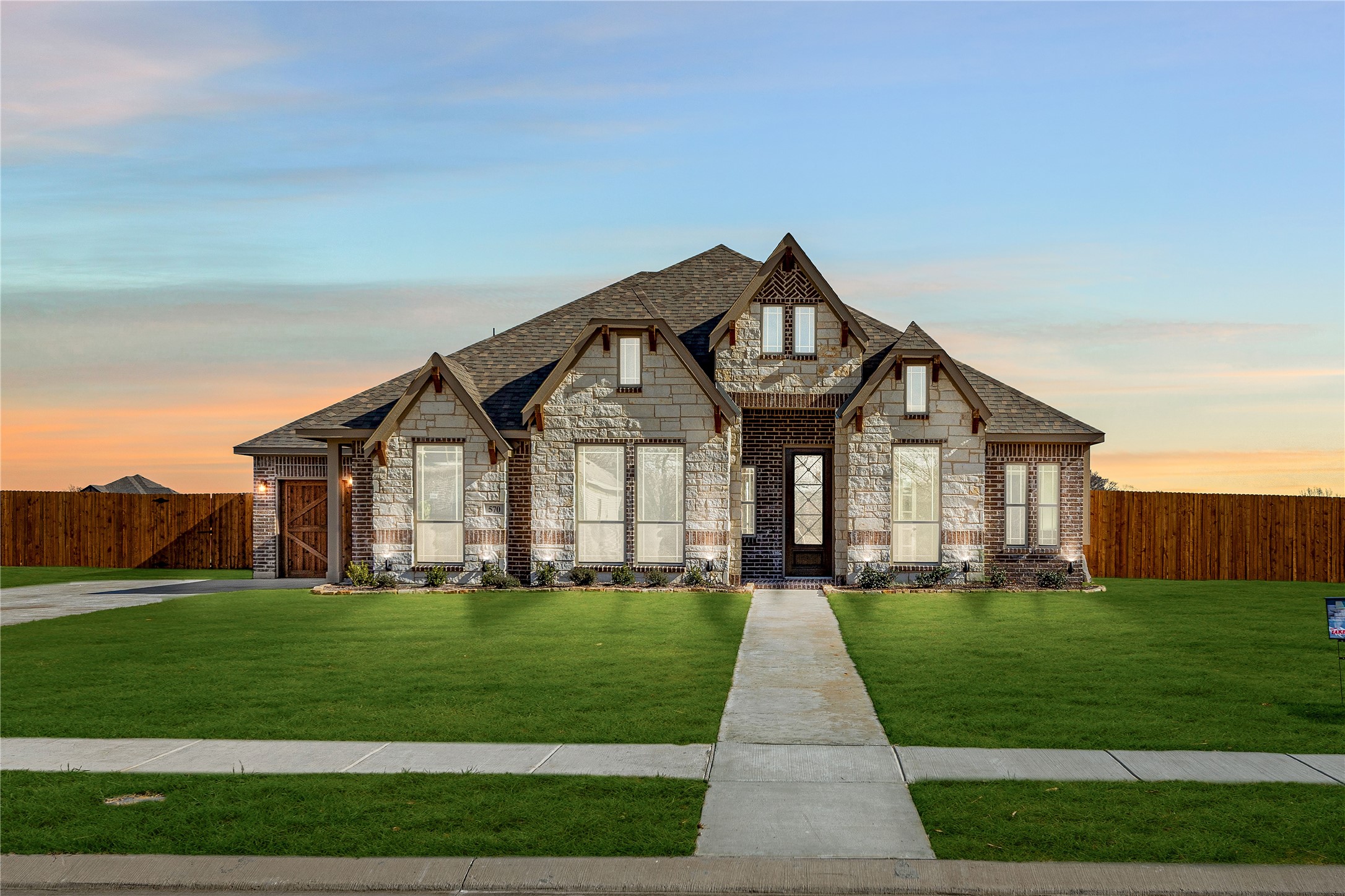 570 Crystal Lake Lane Red Oak TX 75154