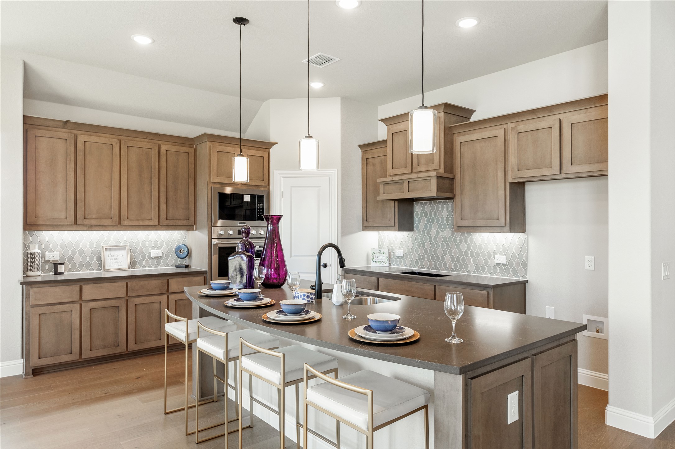570 Crystal Lake Lane Red Oak TX 75154