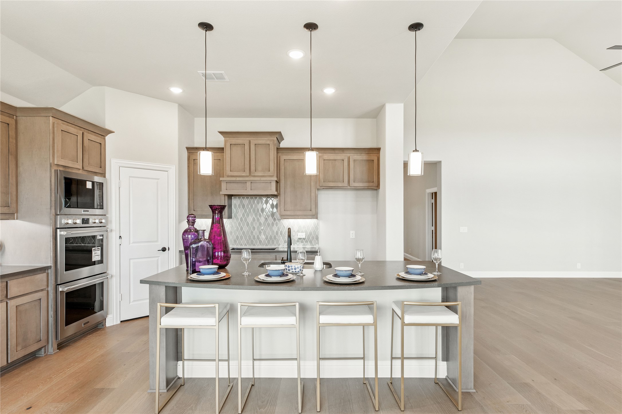 570 Crystal Lake Lane Red Oak TX 75154