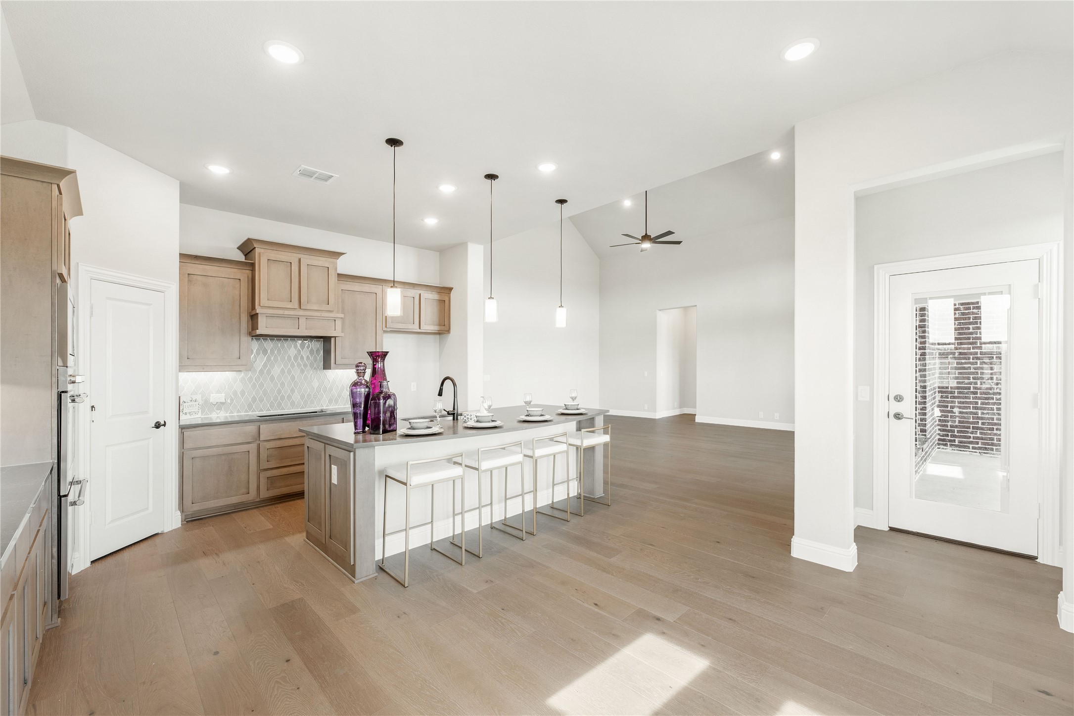 570 Crystal Lake Lane Red Oak TX 75154
