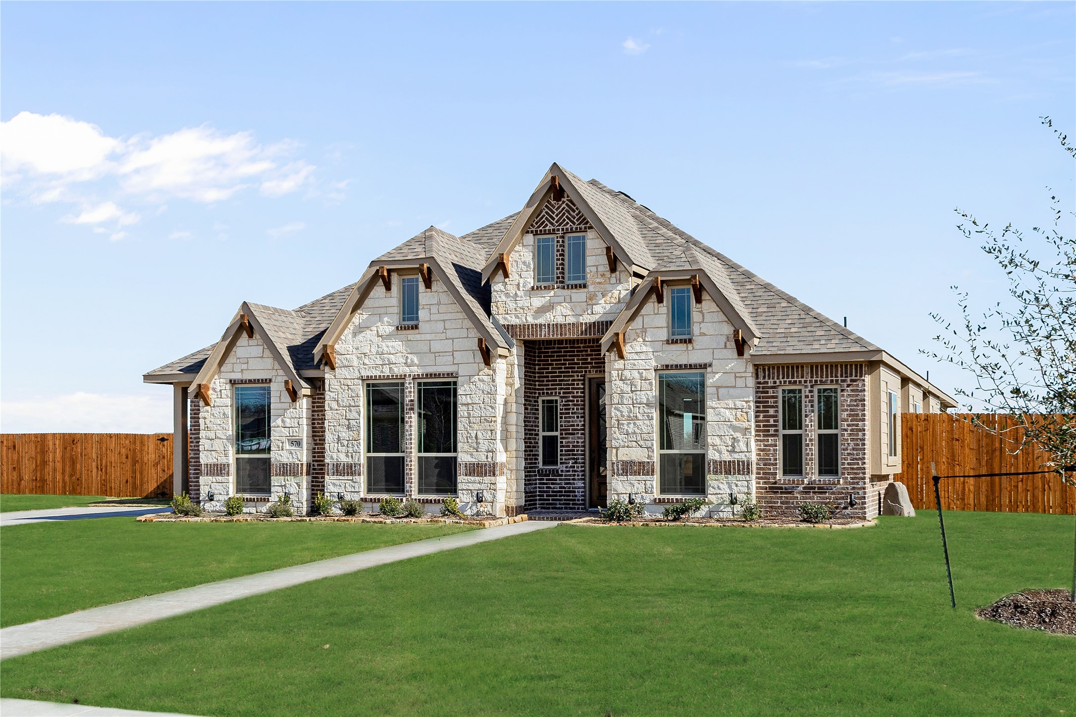 570 Crystal Lake Lane Red Oak TX 75154