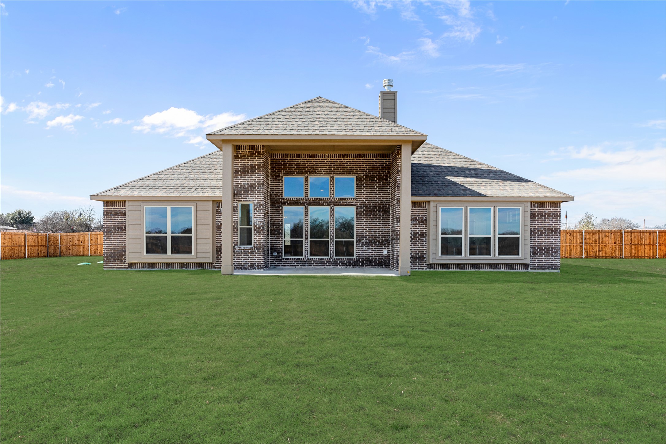 570 Crystal Lake Lane Red Oak TX 75154