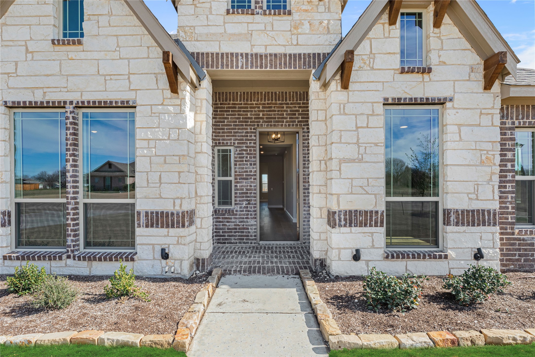 570 Crystal Lake Lane Red Oak TX 75154