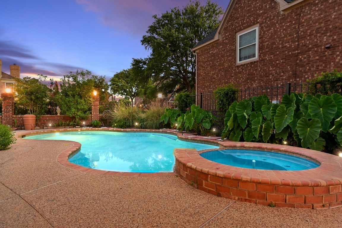 1510 Crowley Road Arlington TX 76012