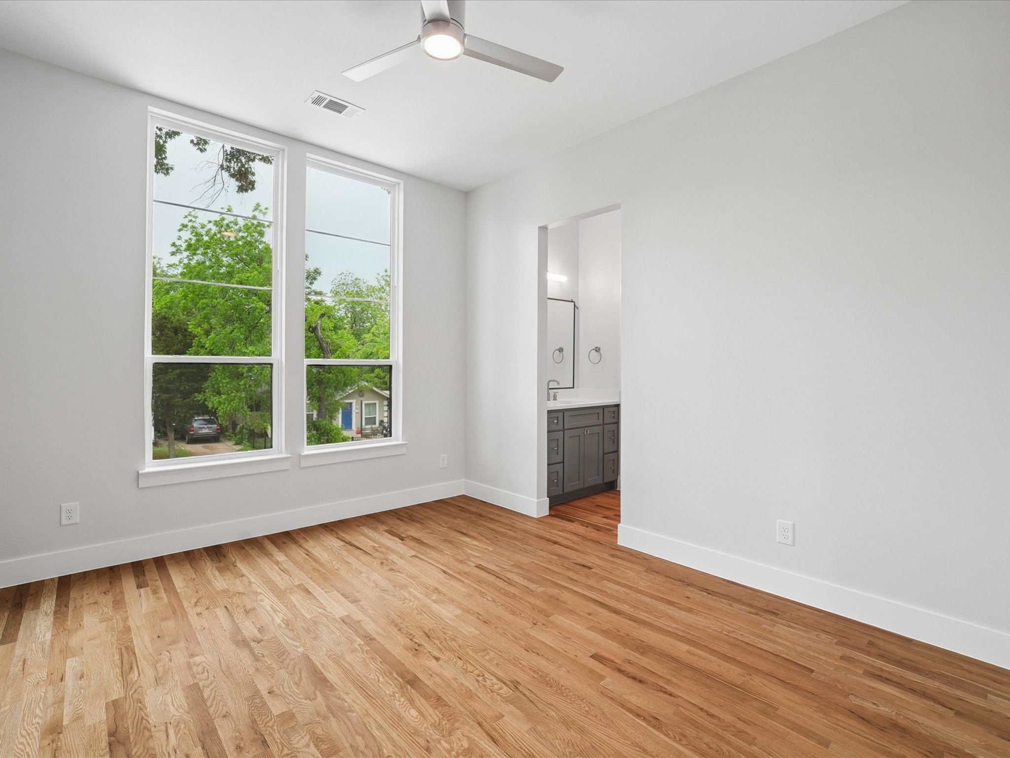 2610 Emmett Street Dallas TX 75211
