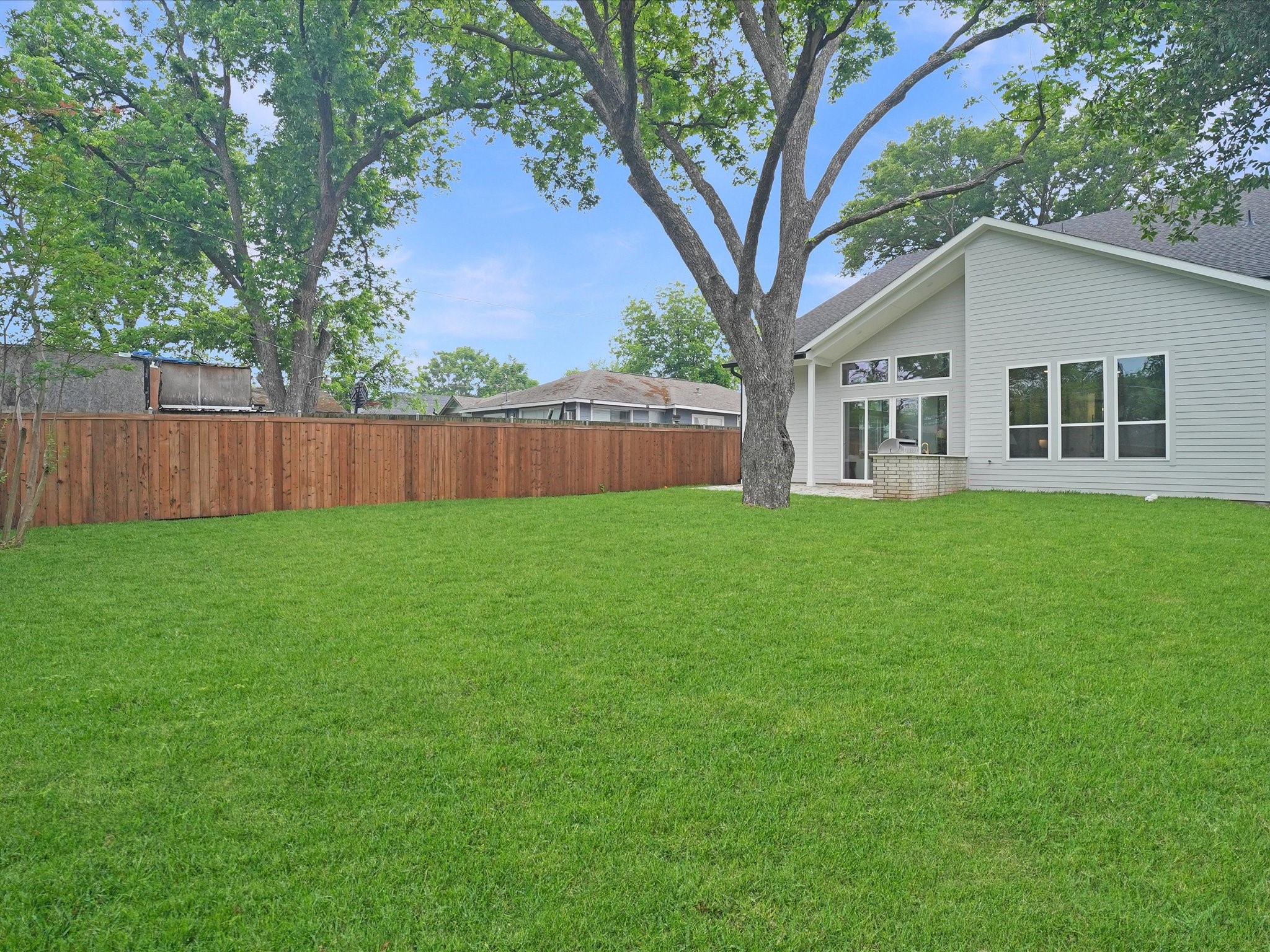 2610 Emmett Street Dallas TX 75211