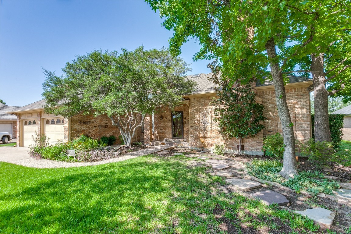 3915 Fairlakes Drive Dallas TX 75228