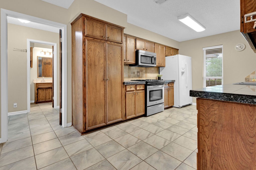 216 Treetop Lane Hideaway TX 75771