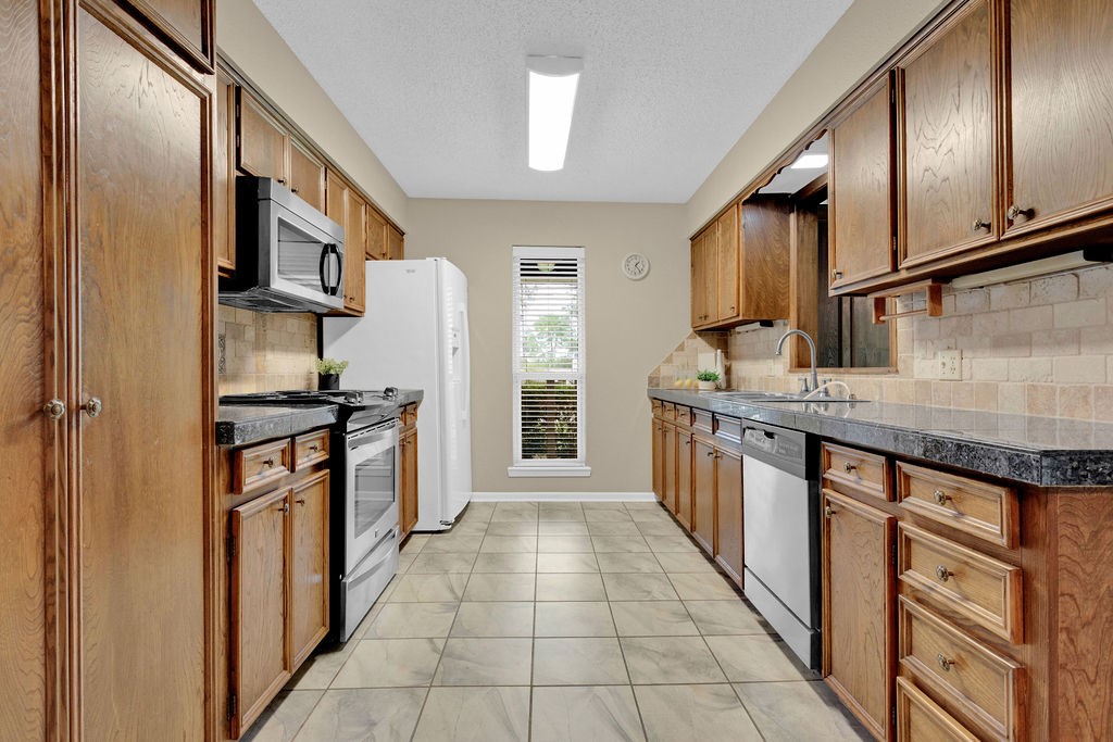 216 Treetop Lane Hideaway TX 75771