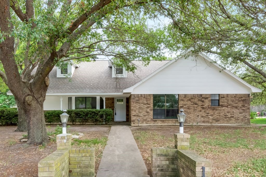 104 Woodhaven Place Joshua TX 76058