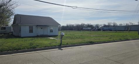 614 N 2nd Street Sanger TX 76266