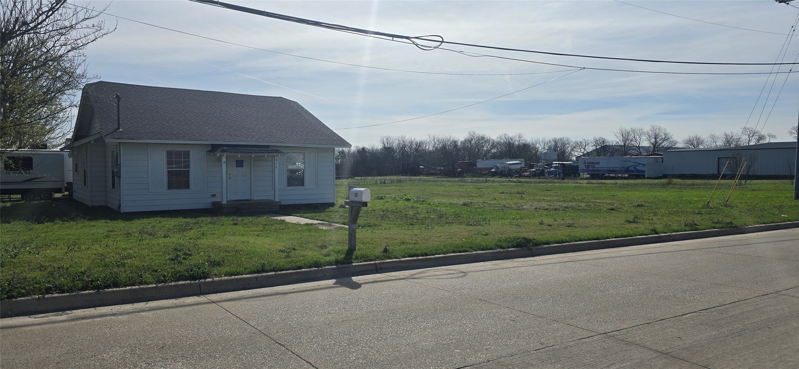 614 N 2nd Street Sanger TX 76266
