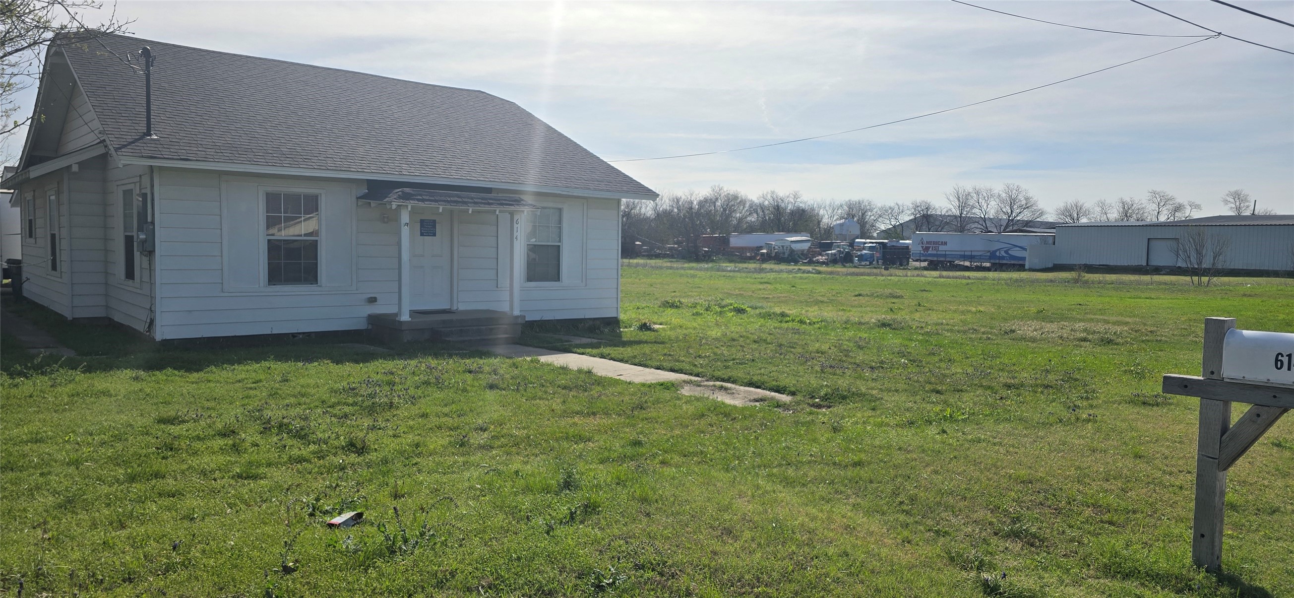 614 N 2nd Street Sanger TX 76266