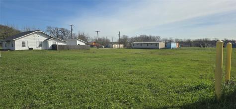 614 N 2nd Street Sanger TX 76266
