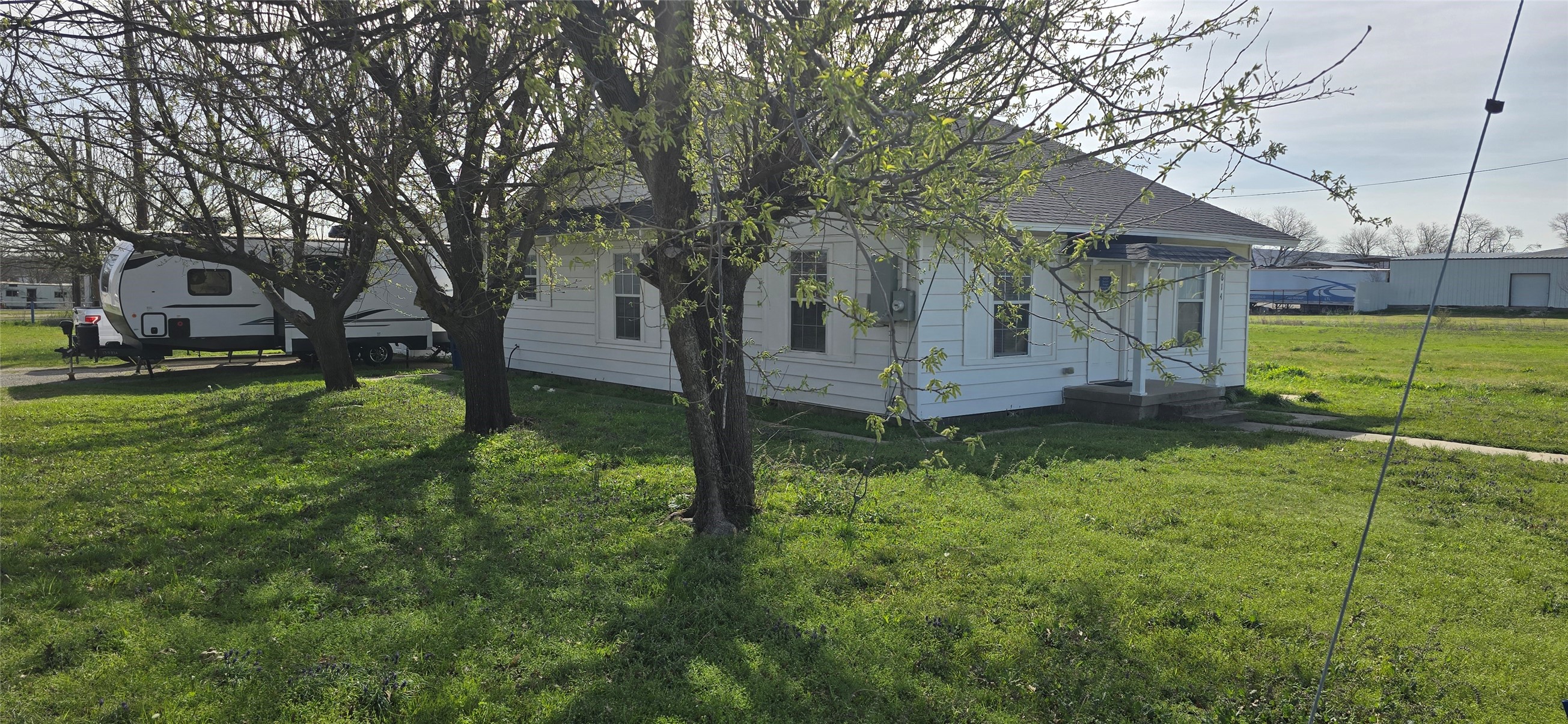 614 N 2nd Street Sanger TX 76266