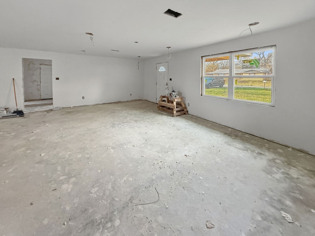 2247 W Sherman Street Paris TX 75460