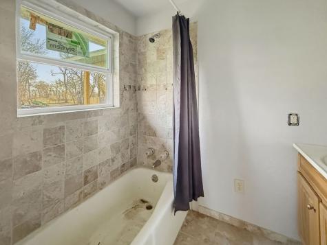 2247 W Sherman Street Paris TX 75460