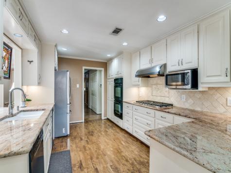 3302 Hampden Drive Garland TX 75043