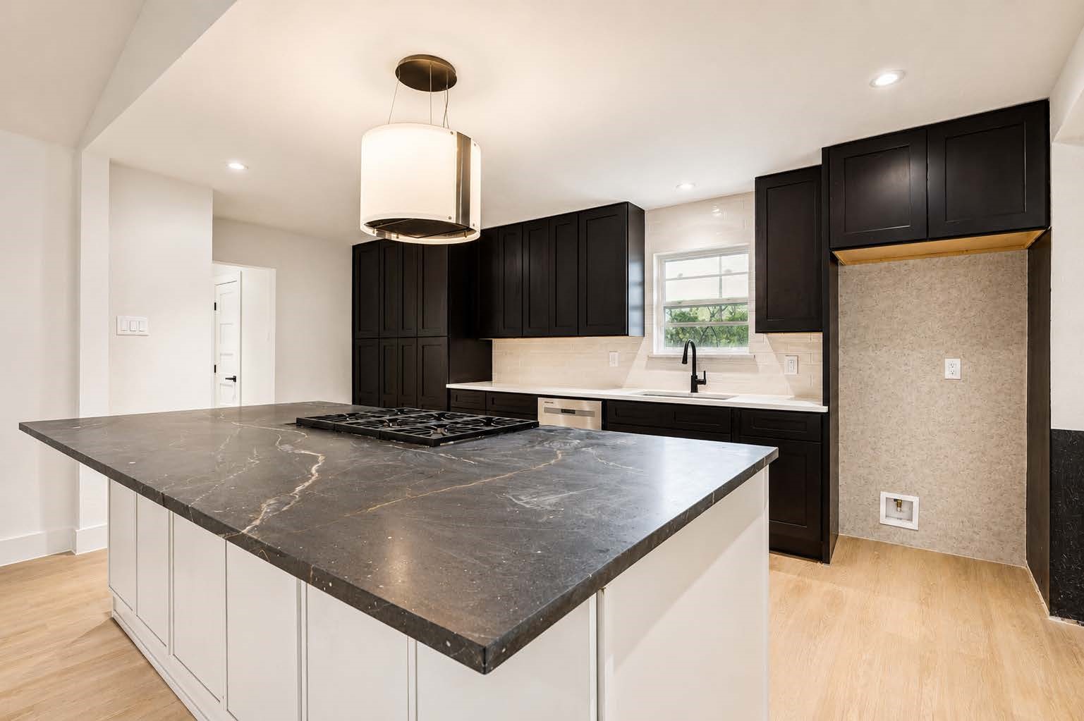 5635 Elm Valley Lane Dallas TX 75232