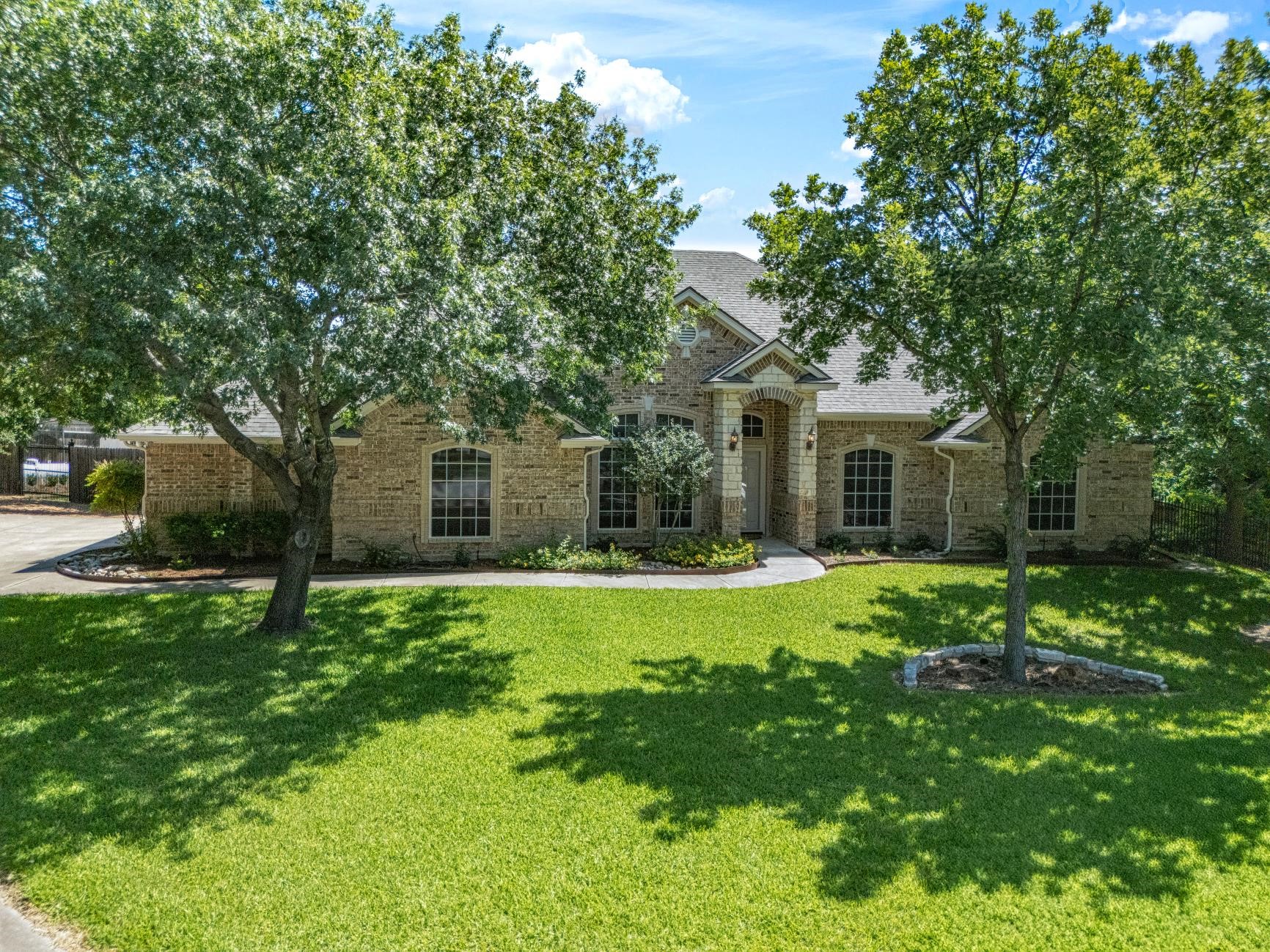 240 Lakeside Oaks Circle Lakeside TX 76135