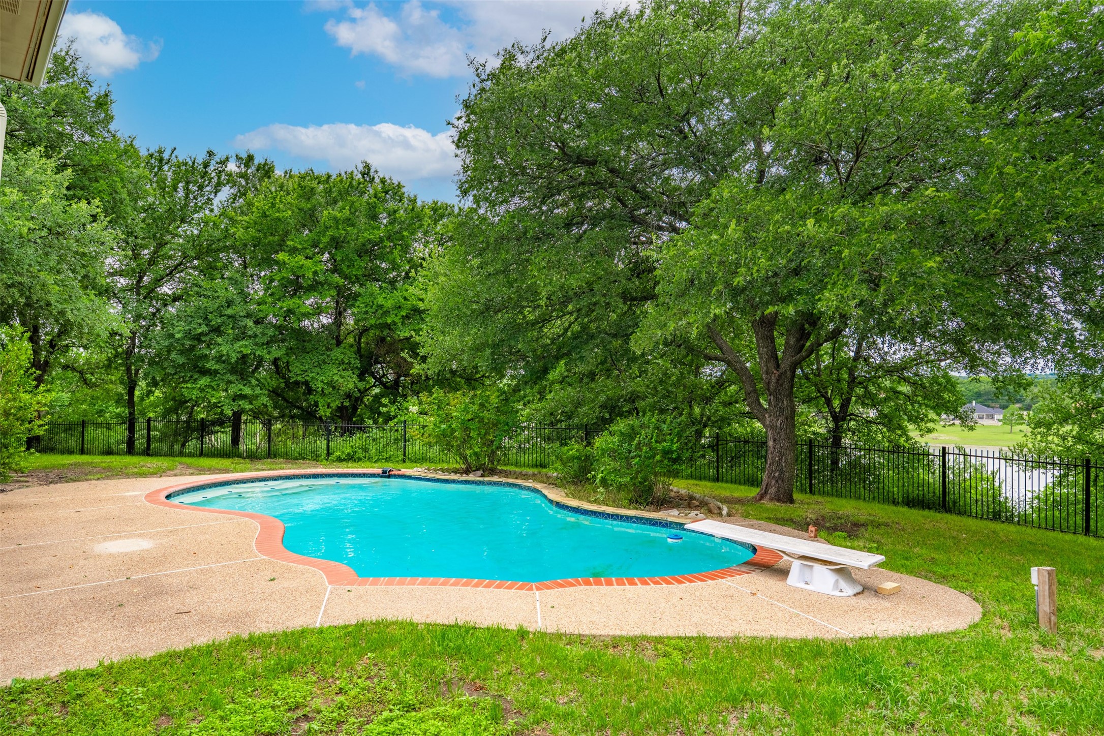 137 Lakeview Drive Aledo TX 76008