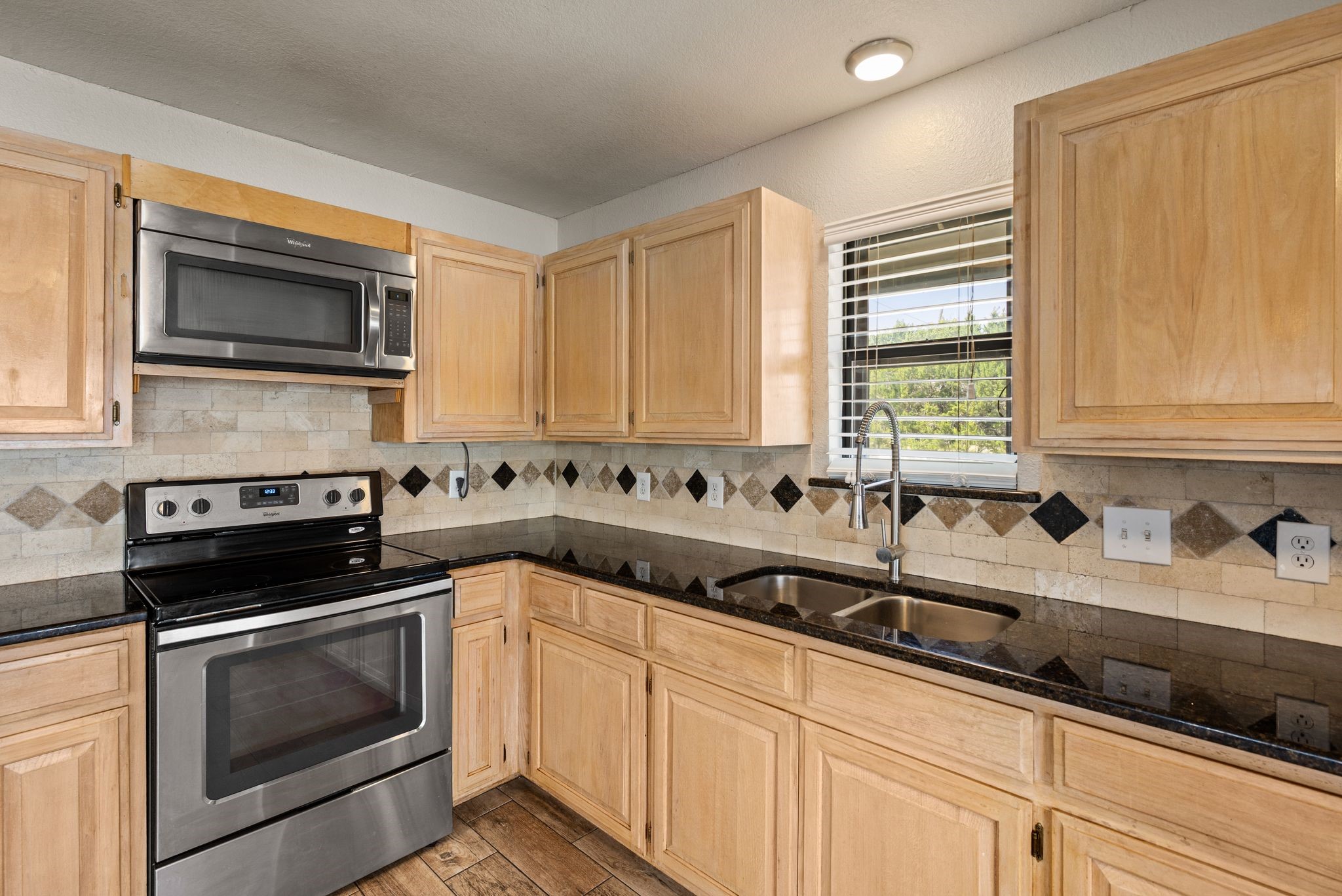5221 River Ridge Street Granbury TX 76048