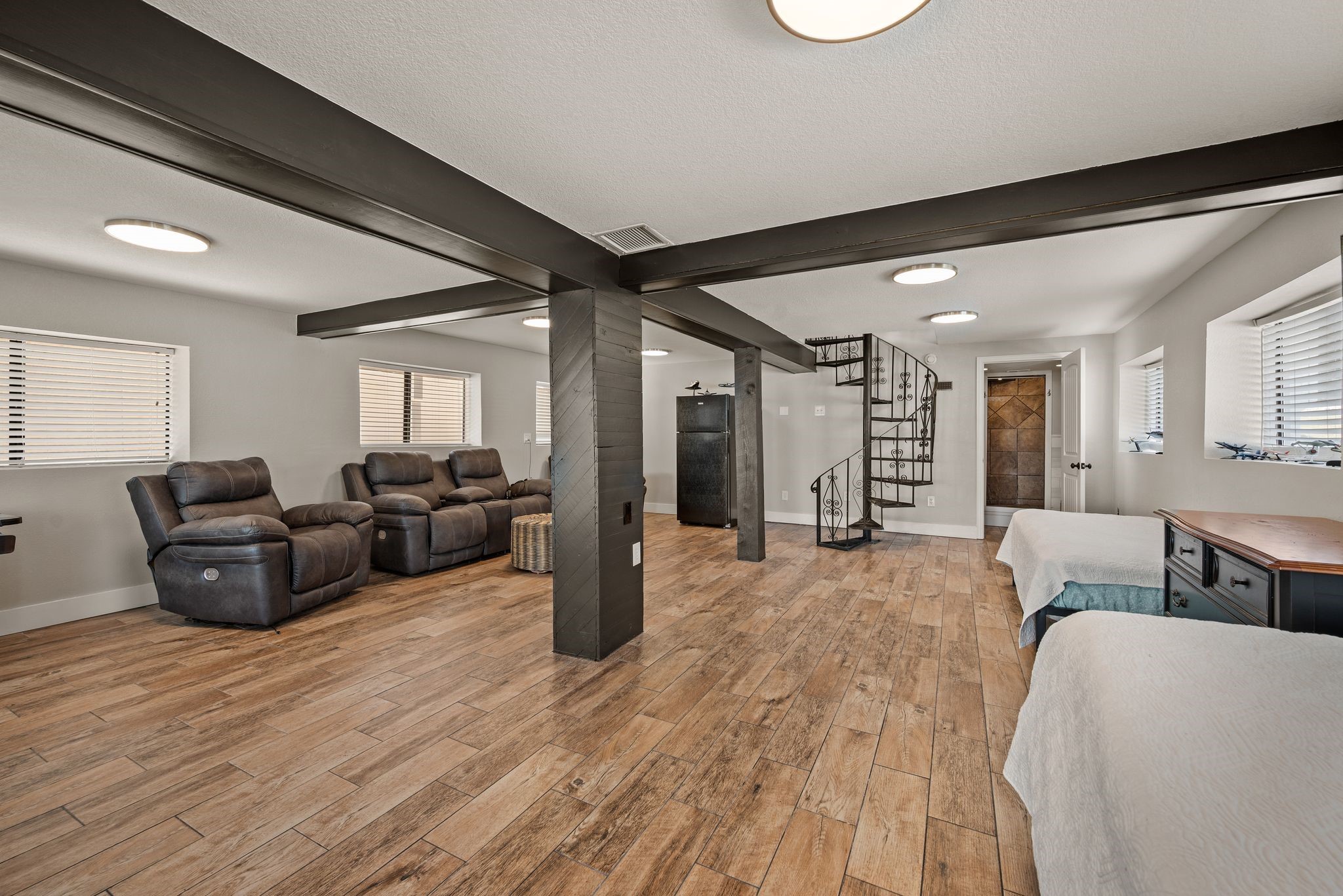 5221 River Ridge Street Granbury TX 76048