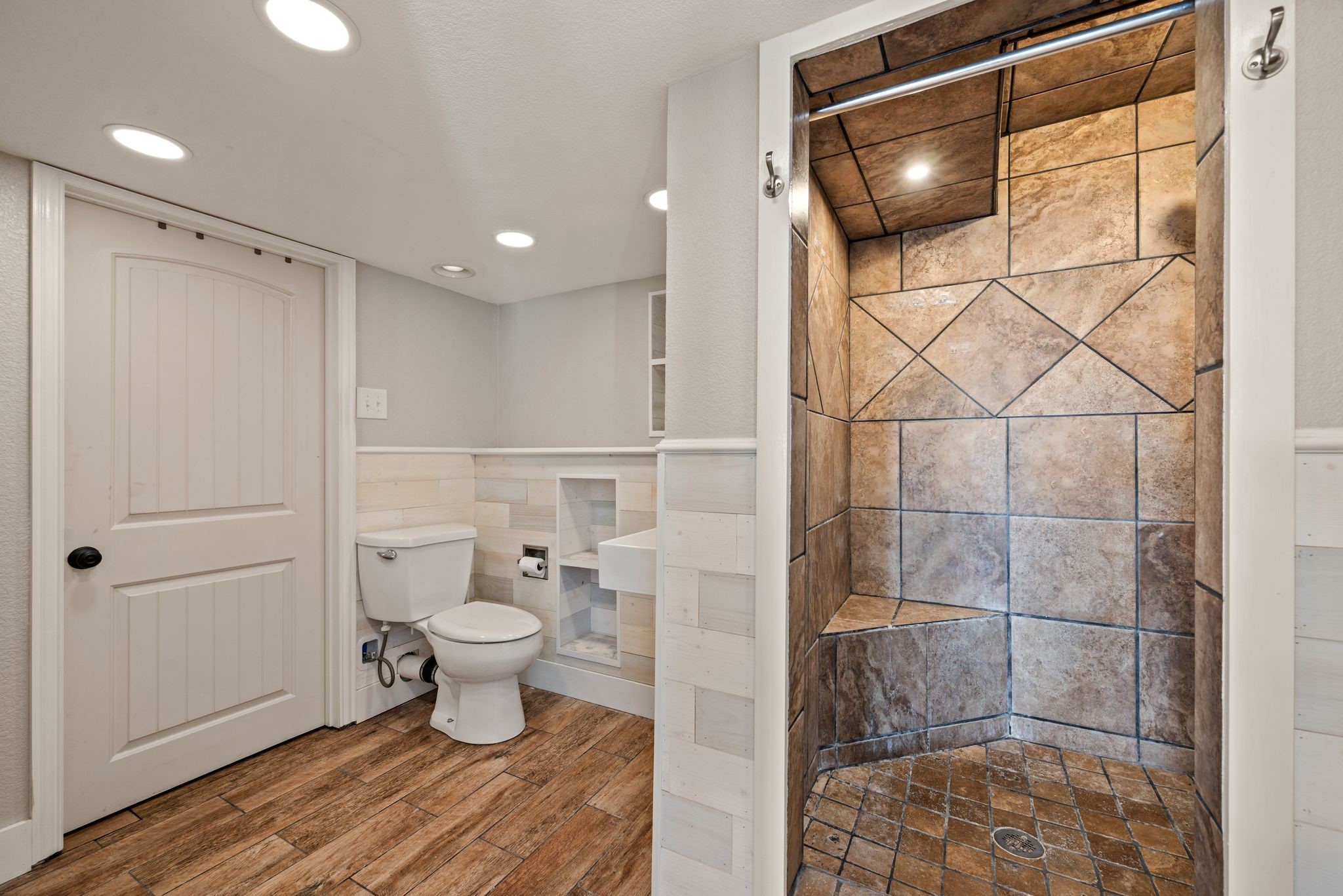 5221 River Ridge Street Granbury TX 76048