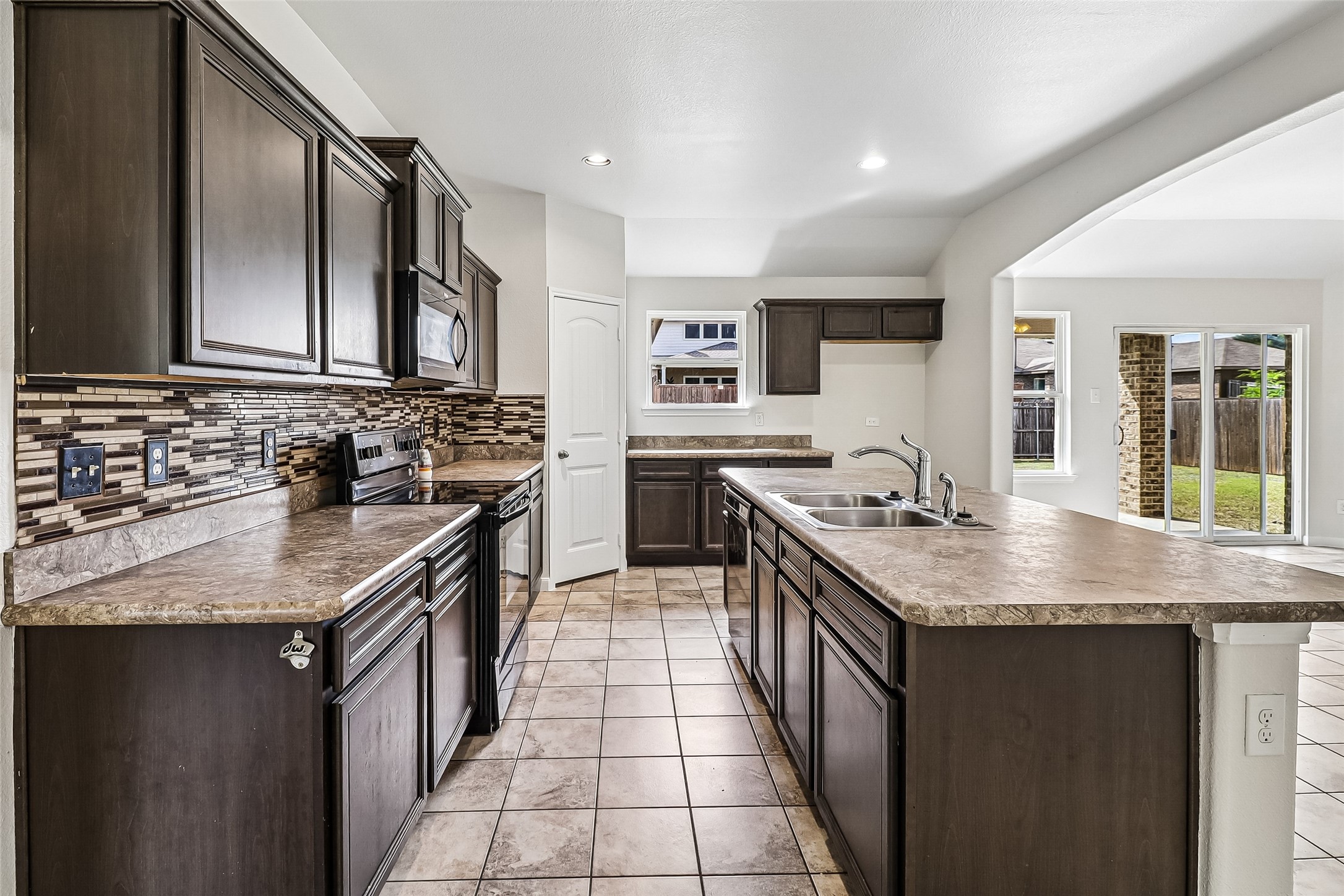 2979 Driftwood Lane Lancaster TX 75146