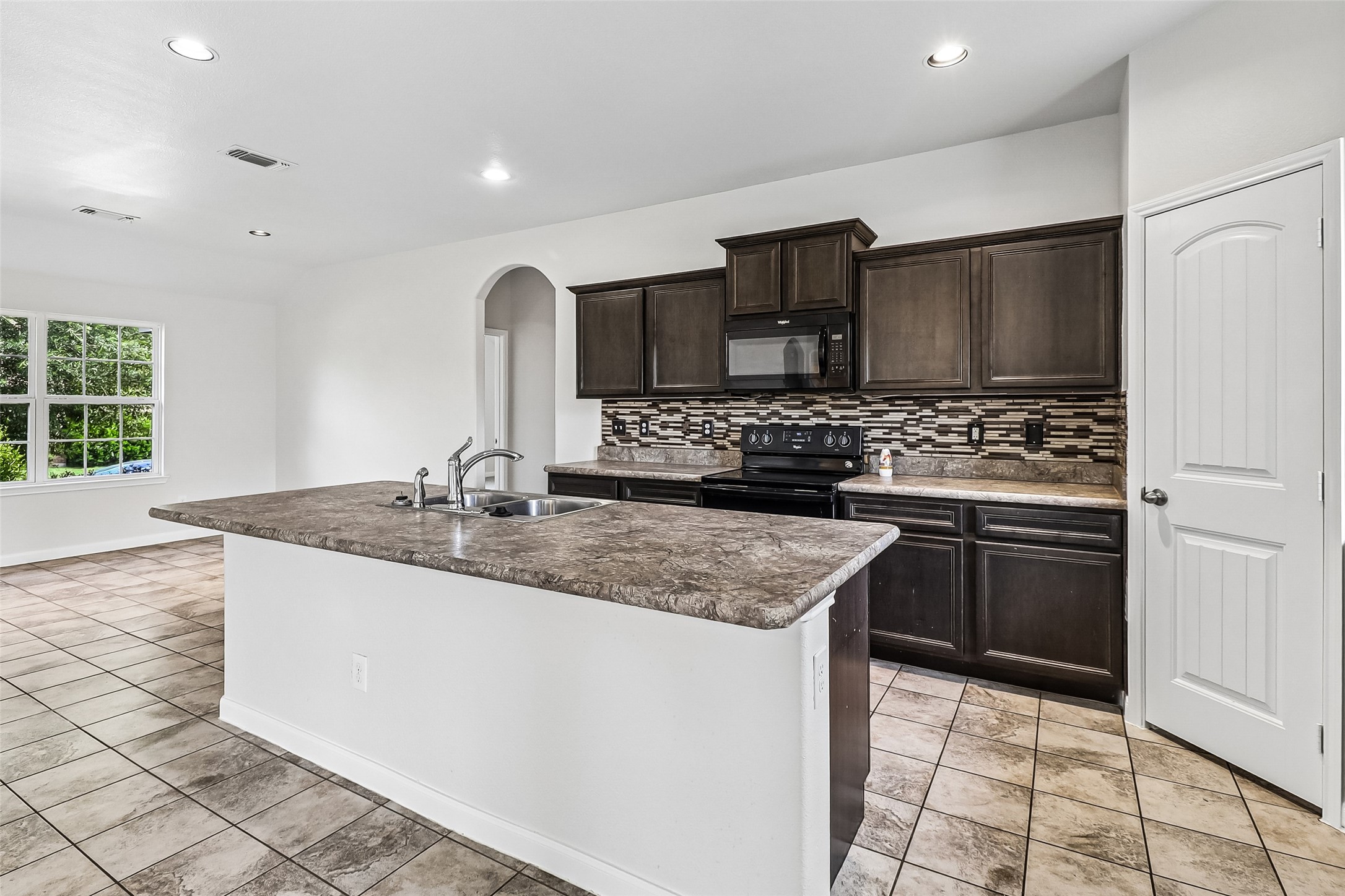 2979 Driftwood Lane Lancaster TX 75146
